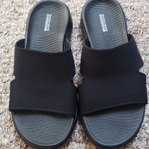 Sketchers sandles goga max